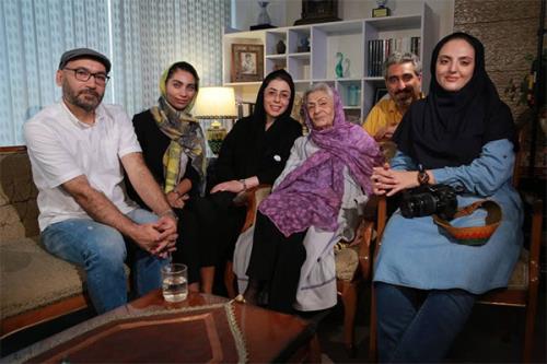 مستند زندگی حرفه ای رادیویی ژاله علو تولید شد