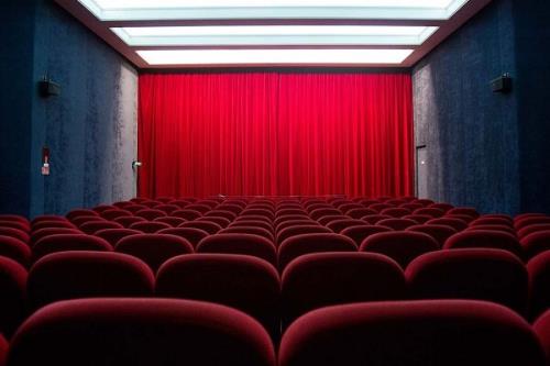 فردا فیلم های سینماها را نیم بها ببینید