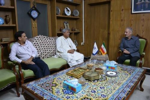 ملاقات و گفتگوی کشیش کلیساهای پاکستان با رئیس خانه فرهنگ ایران درپیشاور