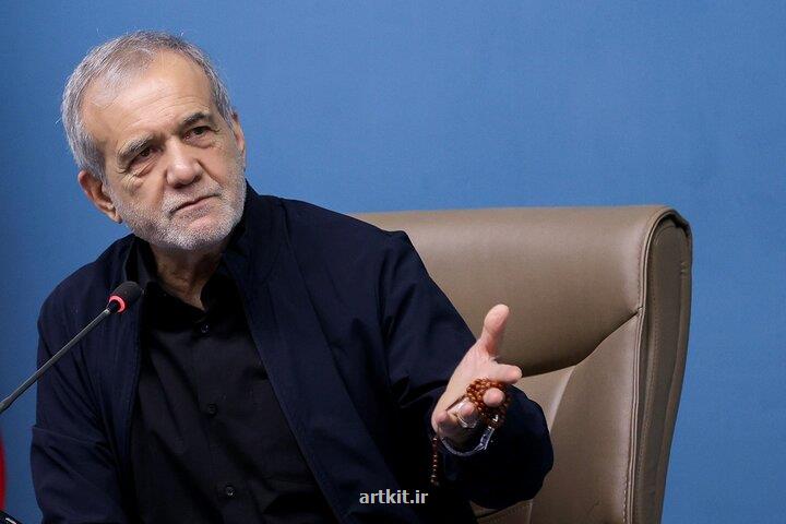 بازدید رییس جمهور از بخش های مختلف شبکه خبر به مناسبت روز خبرنگار
