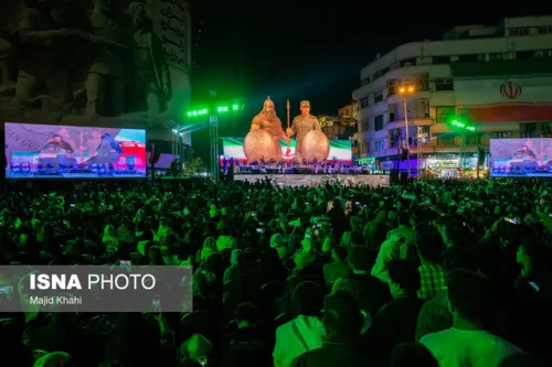 تاریخ و موسیقی در میدان انقلاب به هم رسیدند