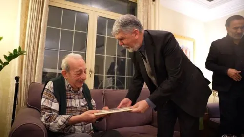 دیدار وزیر ارشاد با حسن ریاحی به علاوه فیلم