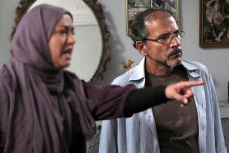 متخصص ها كنار رفته و خرده آدم ها وارد شده اند